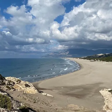 Patara Plaji Ve Patara Antik Kentin Yaninda 卡斯